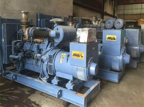 平昌发电机组带负载降电压是什么原因照成的？