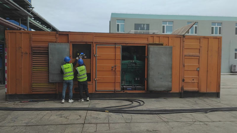 平昌如何检查柴油发电机组的机油油位？